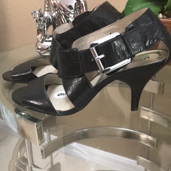 Sandals - Picture 4 of 4